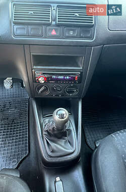 Универсал Volkswagen Golf 2004 в 