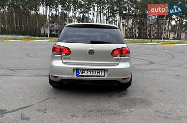 Хетчбек Volkswagen Golf 2011 в 