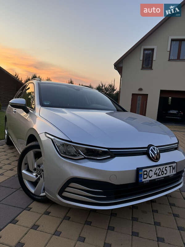 Універсал Volkswagen Golf 2021 в Дрогобичі