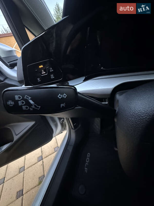 Універсал Volkswagen Golf 2021 в Дрогобичі