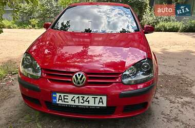 Хэтчбек Volkswagen Golf 2005 в 
