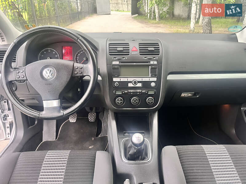 Хэтчбек Volkswagen Golf 2008 в Черкассах