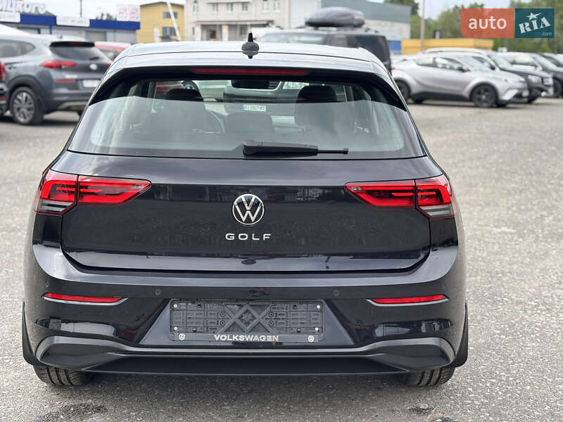 Хэтчбек Volkswagen Golf 2020 в Киеве