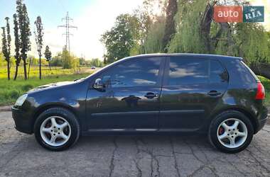 Хэтчбек Volkswagen Golf 2004 в 