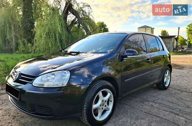 Хэтчбек Volkswagen Golf 2004 в 
