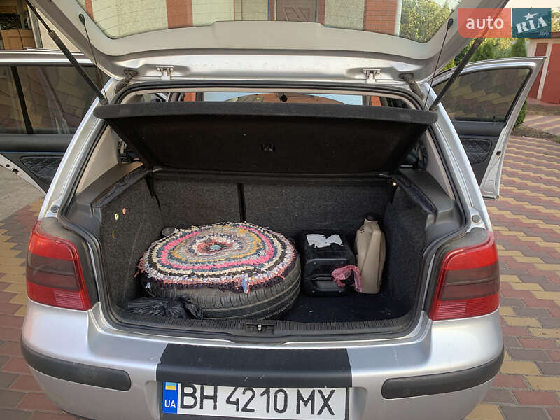 Хэтчбек Volkswagen Golf 2000 в Одессе