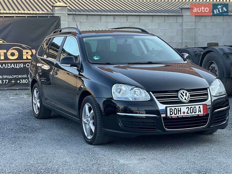 Универсал Volkswagen Golf 2009 в Ровно