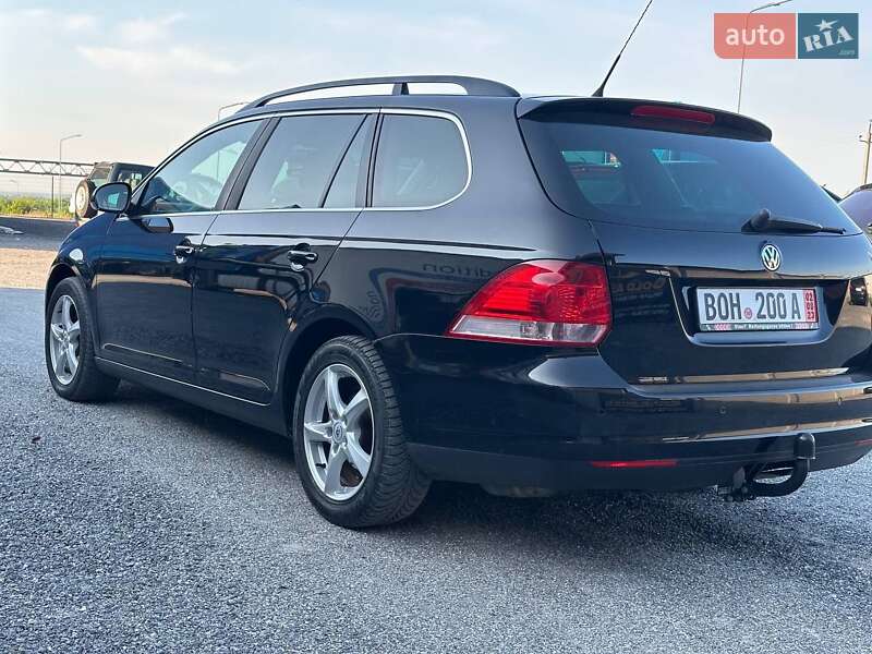 Универсал Volkswagen Golf 2009 в Ровно