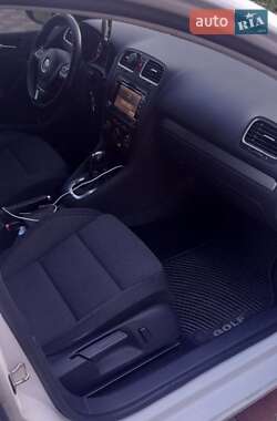Хэтчбек Volkswagen Golf 2013 в 