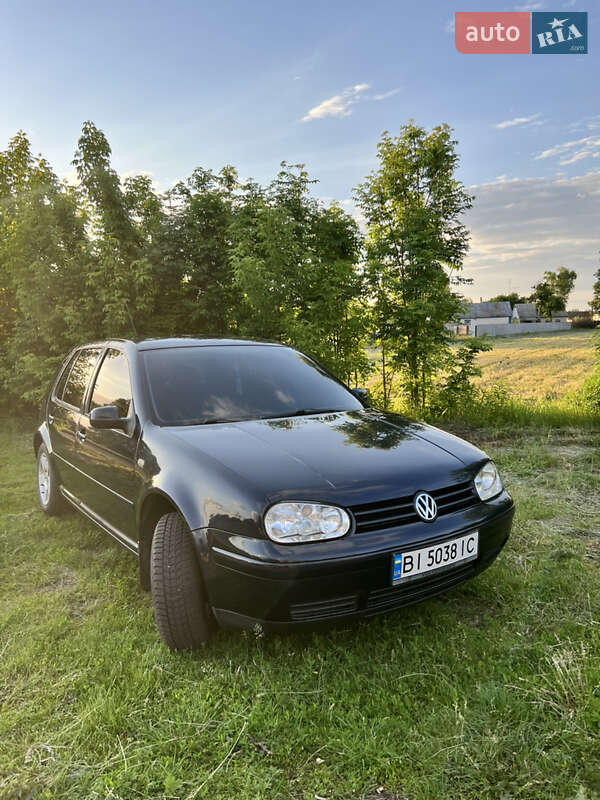 Хетчбек Volkswagen Golf 1998 в Котельві