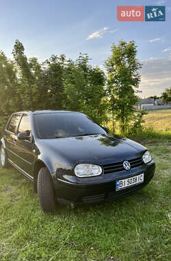 Хетчбек Volkswagen Golf 1998 в 