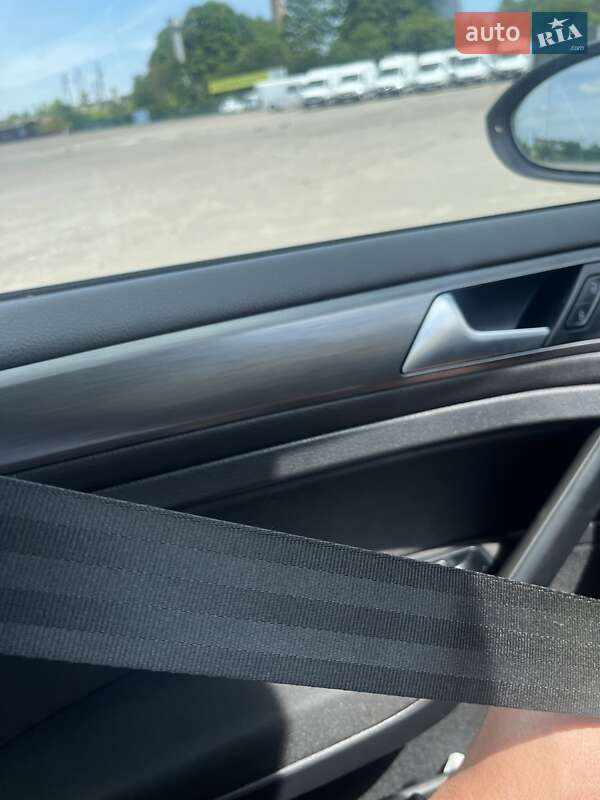 Универсал Volkswagen Golf 2018 в Ровно