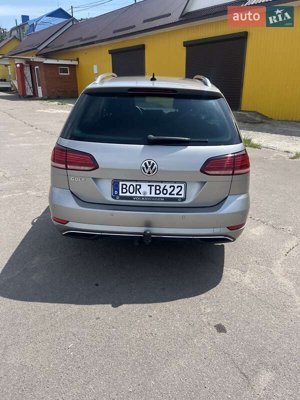 Универсал Volkswagen Golf 2018 в Ровно