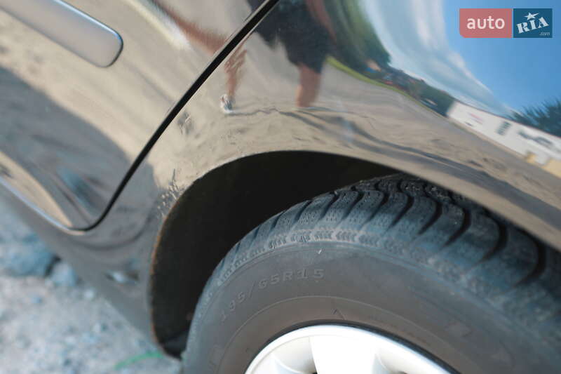 Хетчбек Volkswagen Golf 2003 в Бердичеві