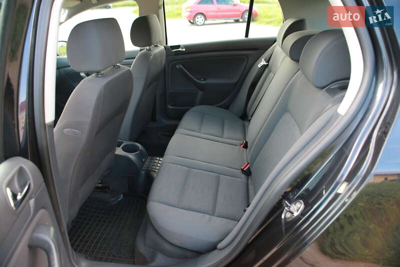 Хетчбек Volkswagen Golf 2003 в Бердичеві