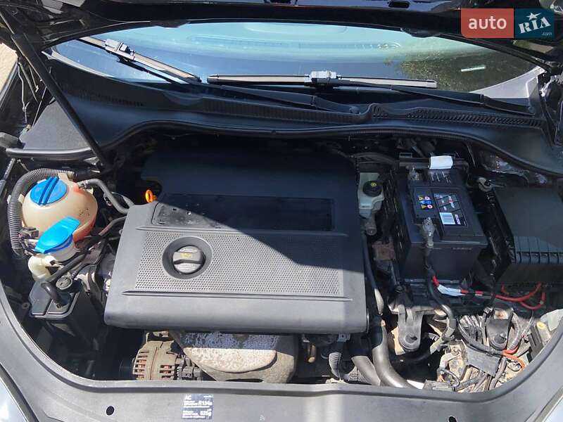 Хетчбек Volkswagen Golf 2003 в Бердичеві