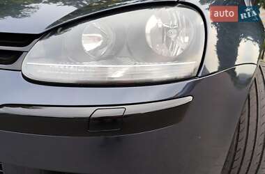 Хэтчбек Volkswagen Golf 2008 в 