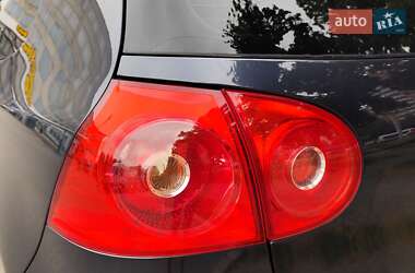 Хэтчбек Volkswagen Golf 2008 в 