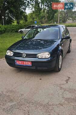 Хэтчбек Volkswagen Golf 2001 в Луцке