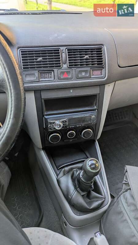 Хэтчбек Volkswagen Golf 1998 в Староконстантинове