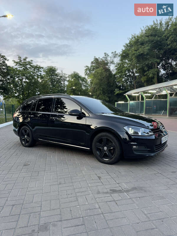 Универсал Volkswagen Golf 2013 в Киеве