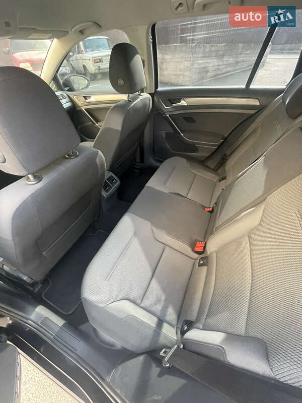 Универсал Volkswagen Golf 2013 в Киеве