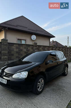 Хетчбек Volkswagen Golf 2005 в Сарнах