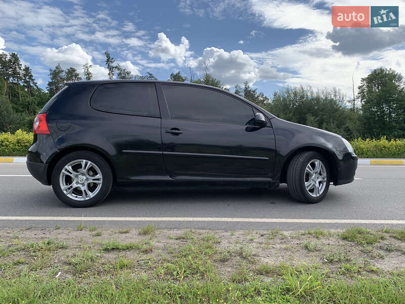 Хетчбек Volkswagen Golf 2006 в Бучі