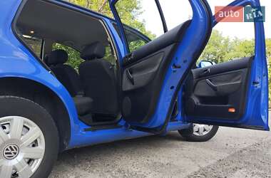 Хэтчбек Volkswagen Golf 1999 в  фото 17 Хэтчбек Volkswagen Golf 1999 в