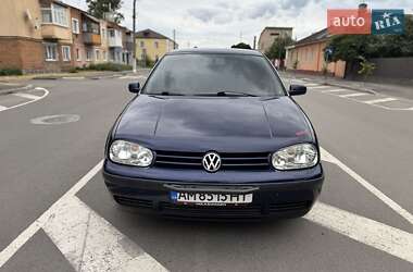 Хэтчбек Volkswagen Golf 2000 в Радомышле