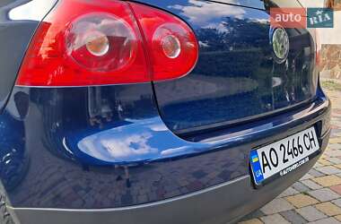 Хэтчбек Volkswagen Golf 2008 в 