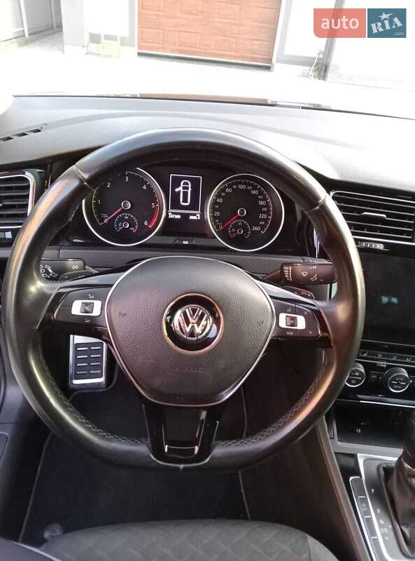 Универсал Volkswagen Golf 2019 в Ивано-Франковске