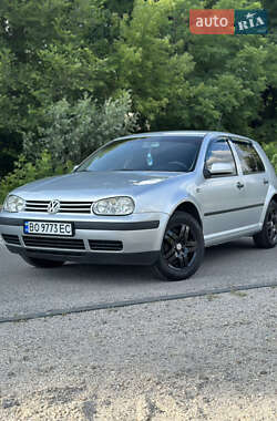 Хэтчбек Volkswagen Golf 2001 в Днепре