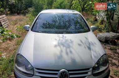 Хэтчбек Volkswagen Golf 2003 в Запорожье