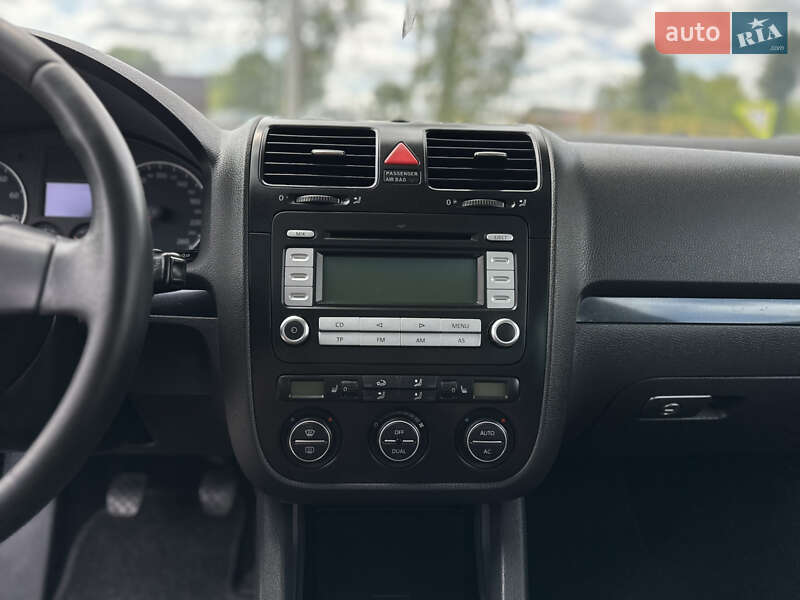 Хетчбек Volkswagen Golf 2007 в Вінниці