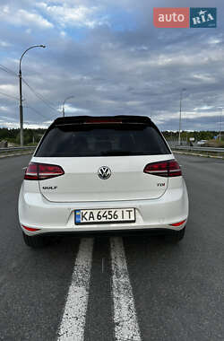 Хэтчбек Volkswagen Golf 2013 в 