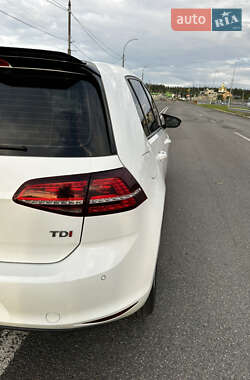 Хэтчбек Volkswagen Golf 2013 в 