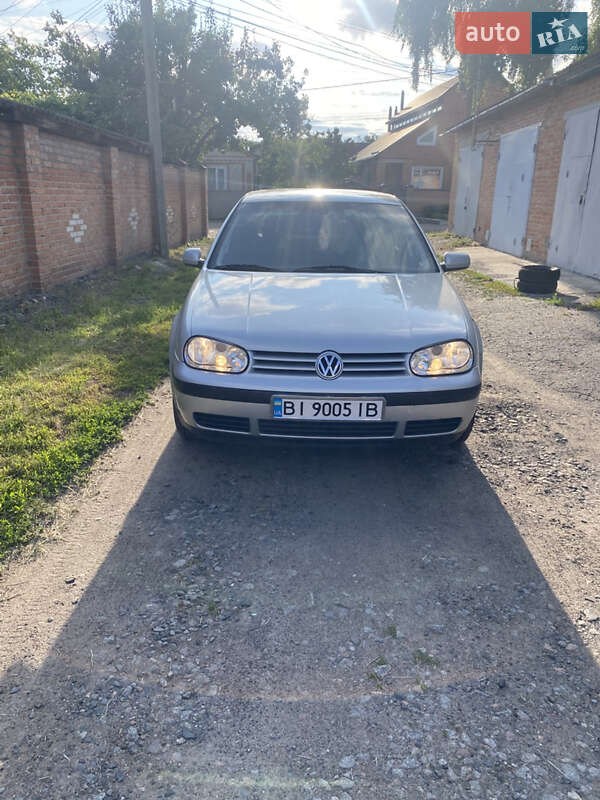 Хетчбек Volkswagen Golf 1999 в Гадячі