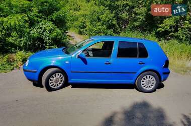 Хетчбек Volkswagen Golf 2002 в Гайвороні