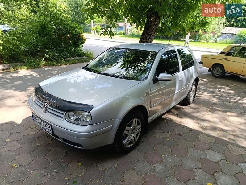 Хетчбек Volkswagen Golf 1999 в Чернівцях