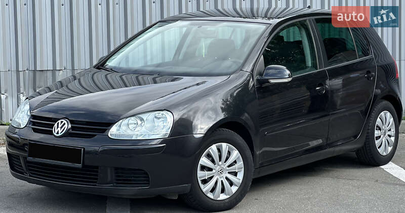 Хетчбек Volkswagen Golf 2005 в Харкові