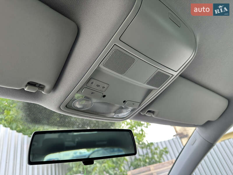 Хетчбек Volkswagen Golf 2005 в Харкові