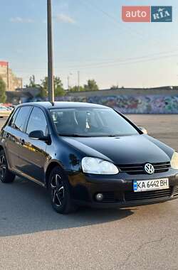 Хэтчбек Volkswagen Golf 2008 в Киеве