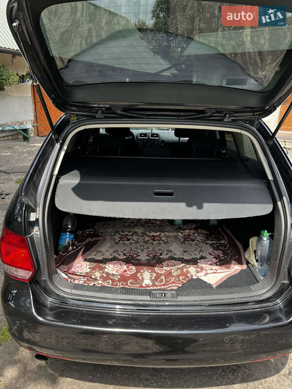 Універсал Volkswagen Golf 2010 в Львові