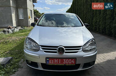 Хэтчбек Volkswagen Golf 2008 в 