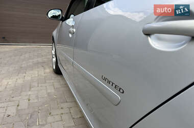 Хэтчбек Volkswagen Golf 2008 в 