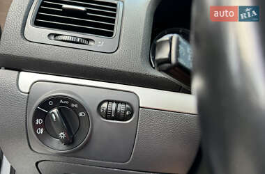 Хэтчбек Volkswagen Golf 2008 в 