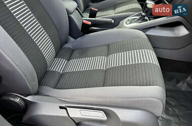 Хэтчбек Volkswagen Golf 2008 в 