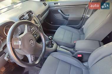 Универсал Volkswagen Golf 2010 в 