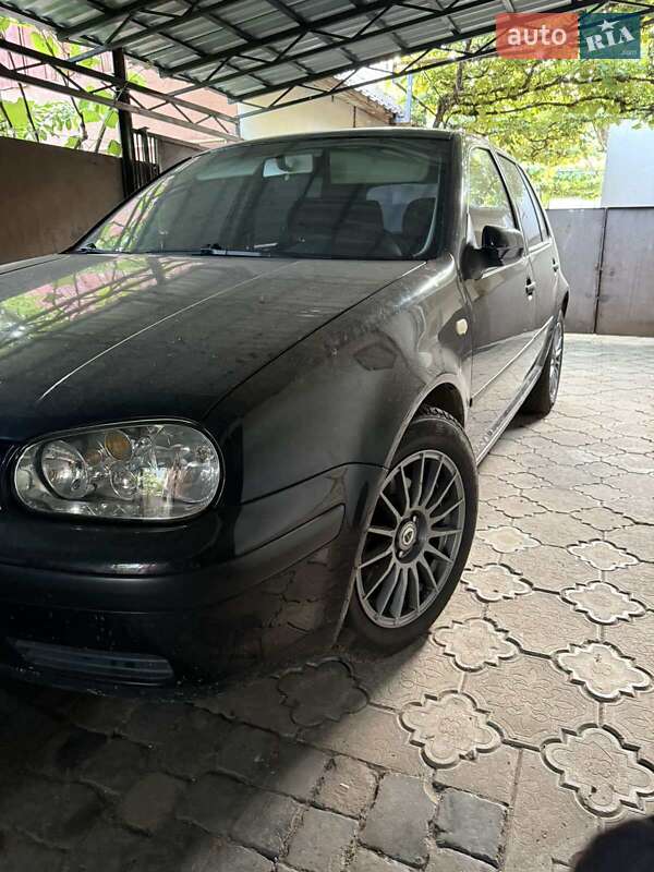 Volkswagen Golf 2002